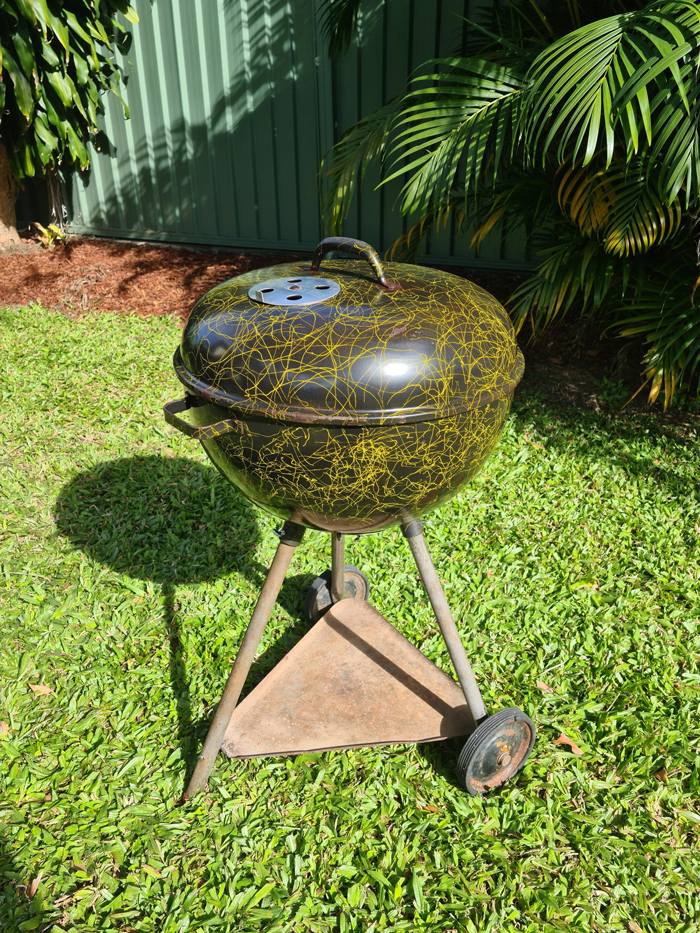 Chris Bray's 1956/57 black and yellow Chromoveil Weber kettle