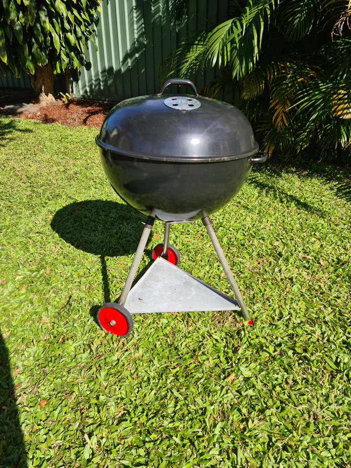 Chris Bray's 1956/57 22 inch black Weber kettle