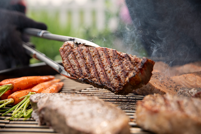 Weber charcoal grill heat control system