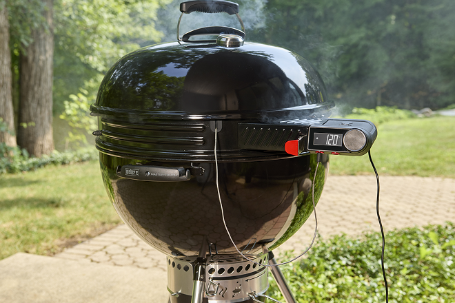 Weber Master Touch kulegrill med 57 cm smartring for kulegrill for overv&aring;king av mattemperatur