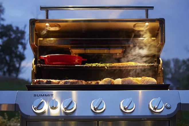 NEW SUMMIT® GAS GRILL