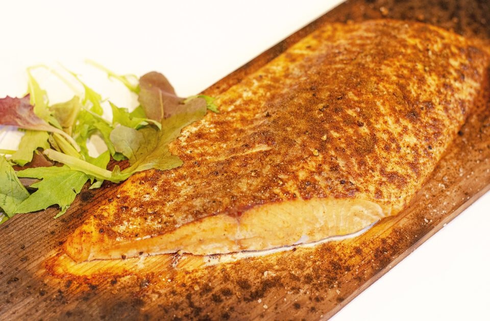 杉板サーモン（スモーク）| Cedar Plank Salmon
&nbsp;
