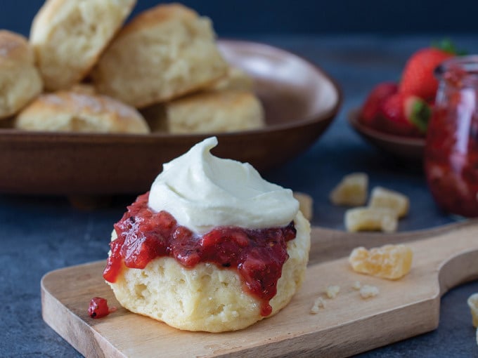 Mini Scones with Grilled Strawberry Jam

