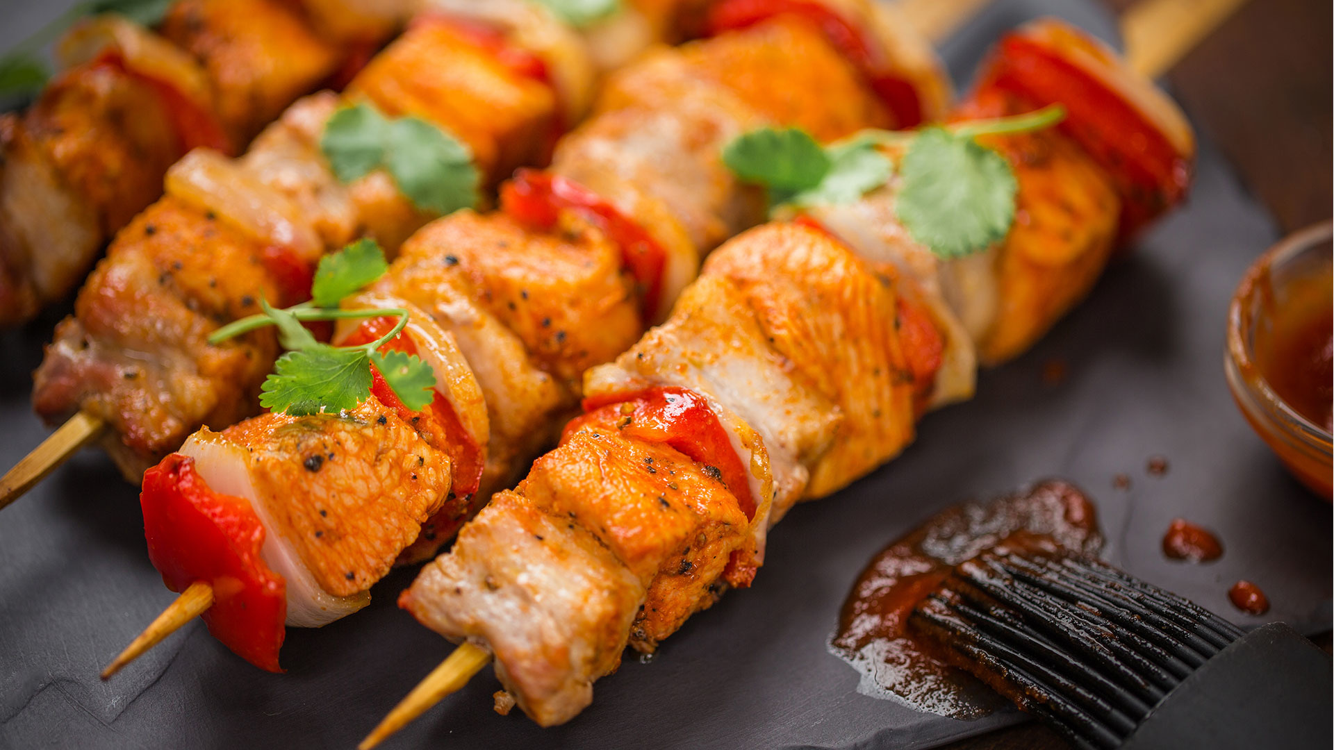  Brochetas de Pollo con Pork Belly


