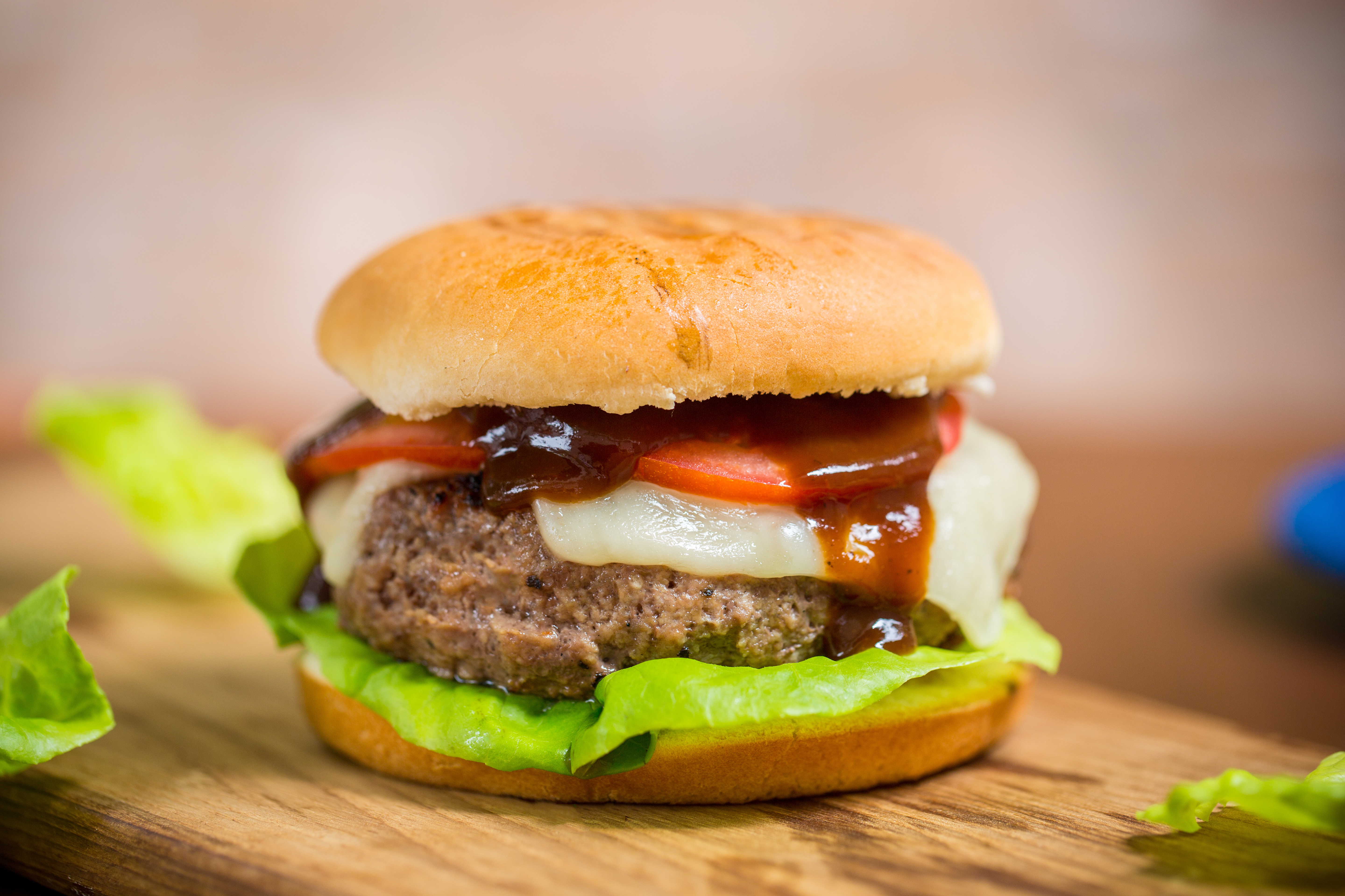  Hamburguesa Ahumada con Naranja y BBQ

