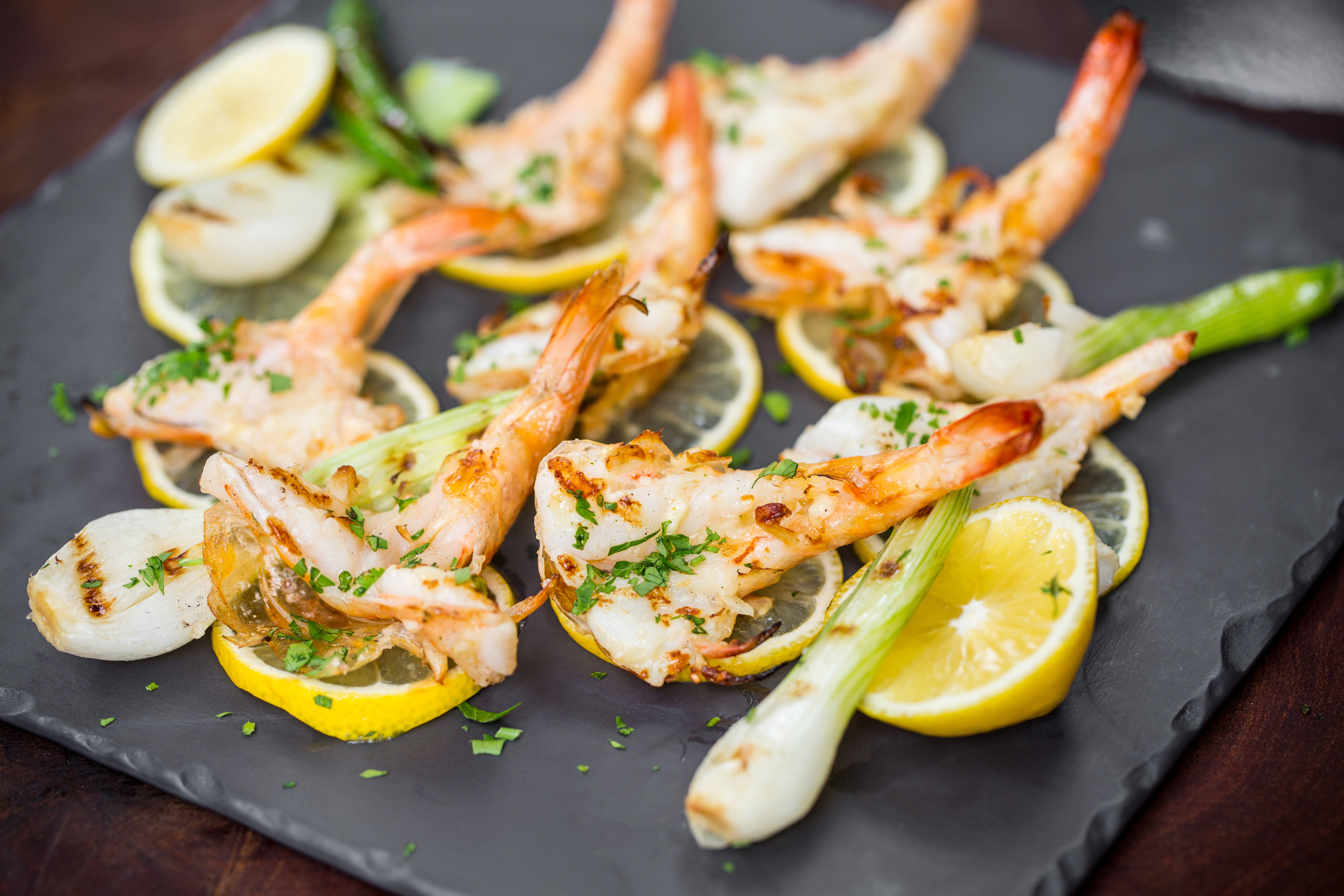  Fuego Directo - Camarones al Ajillo

