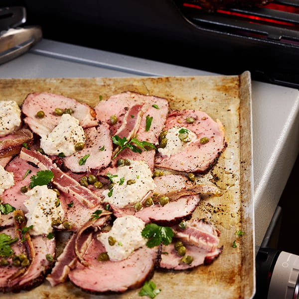  Vitello Tonnato mit ger&auml;ucherter Thunfischso&szlig;e


