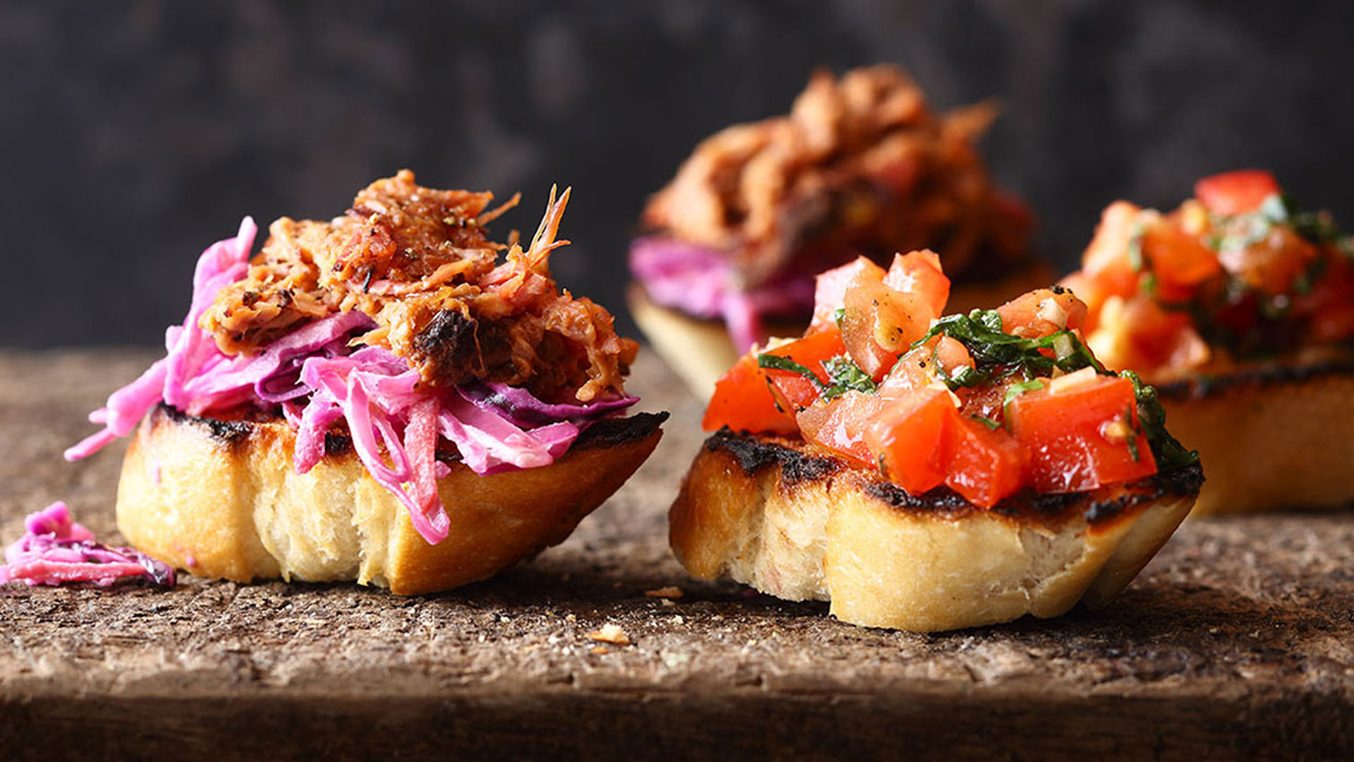  Bruschetta with tomatoes
pulled pork snack with cabbage salad


