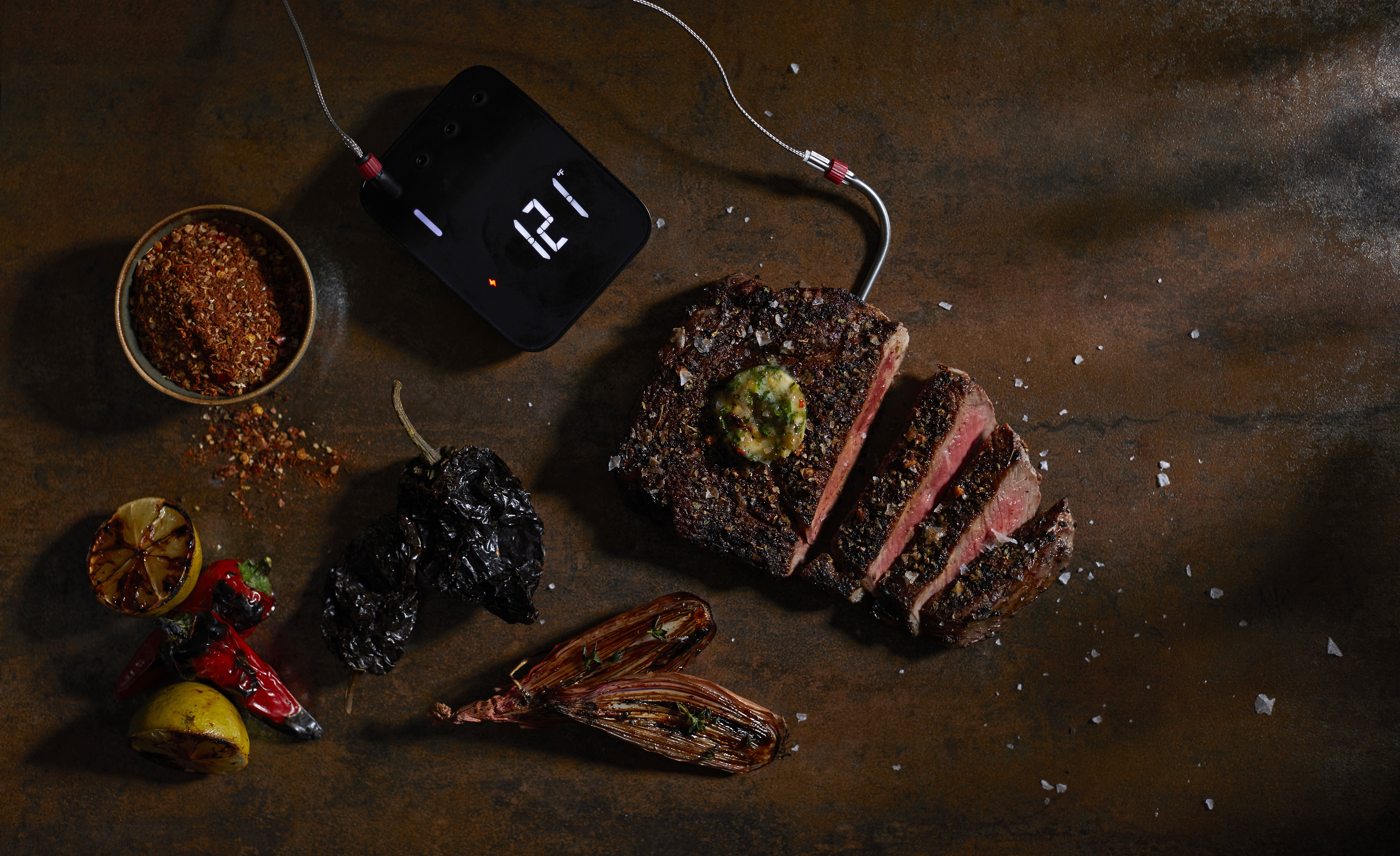  Ribeye steak met chili en koriander-limoenboter

