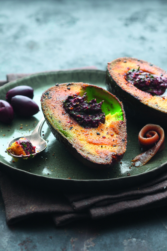  Gegrilde avocado met Ansjovis tapende


