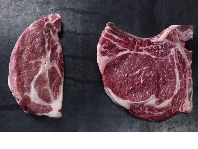  Lerne das Vorw&auml;rts- und R&uuml;ckw&auml;rtsgrillen eines Rib Eyes und Flank Steaks und bewerte anschlie&szlig;end die unterschiedlichen Garmethoden sowie deren Auswirkungen auf die Steakkruste

