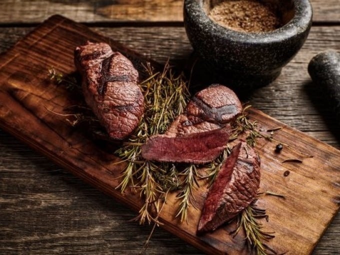  Hirschsteak

