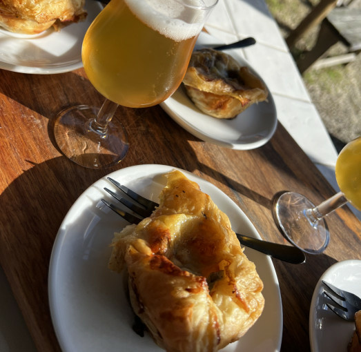   quiche met vijgen, noten en Gruyere kaas


