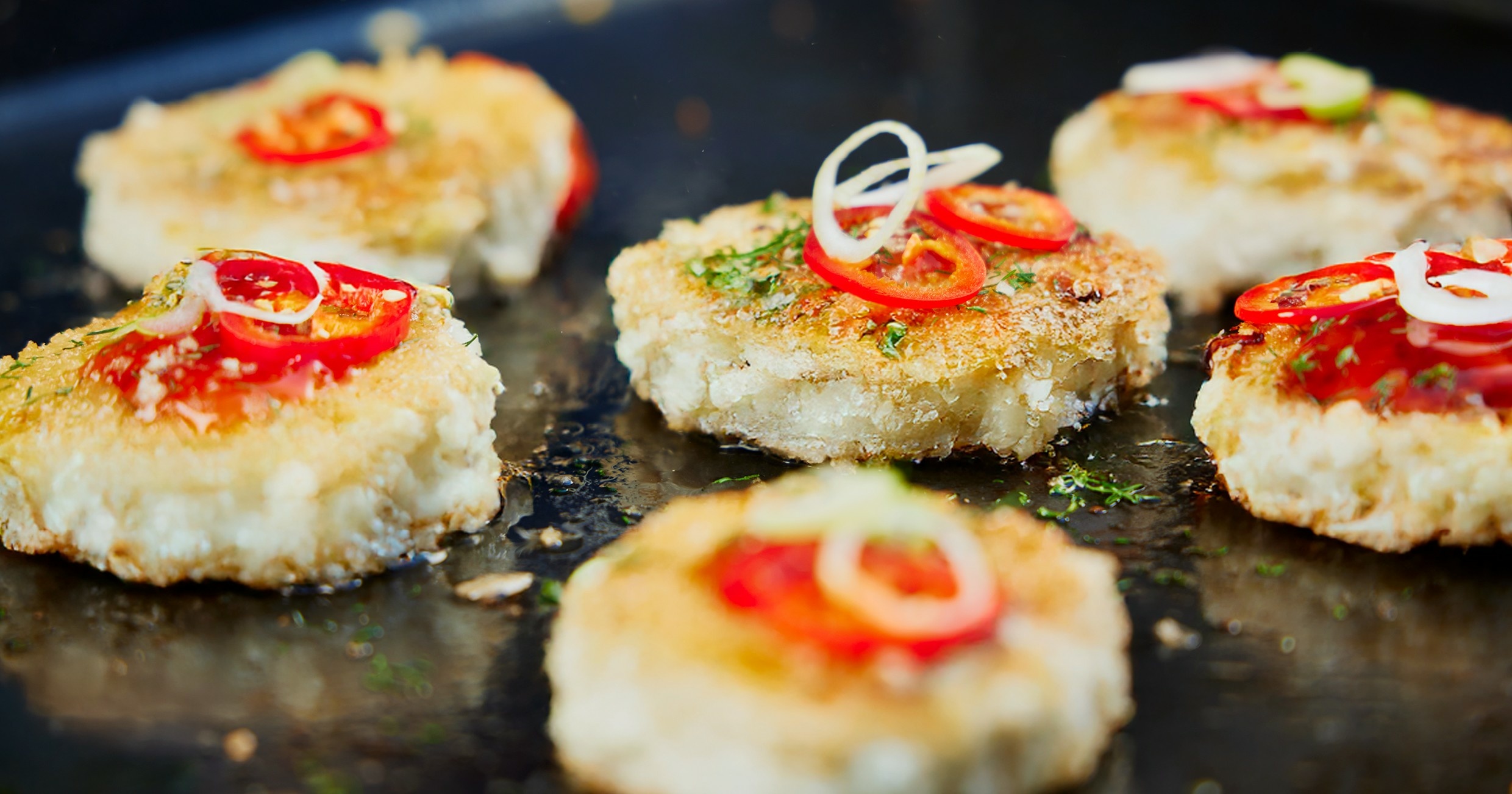  Grillet fiskekake med sweet chili saus 


