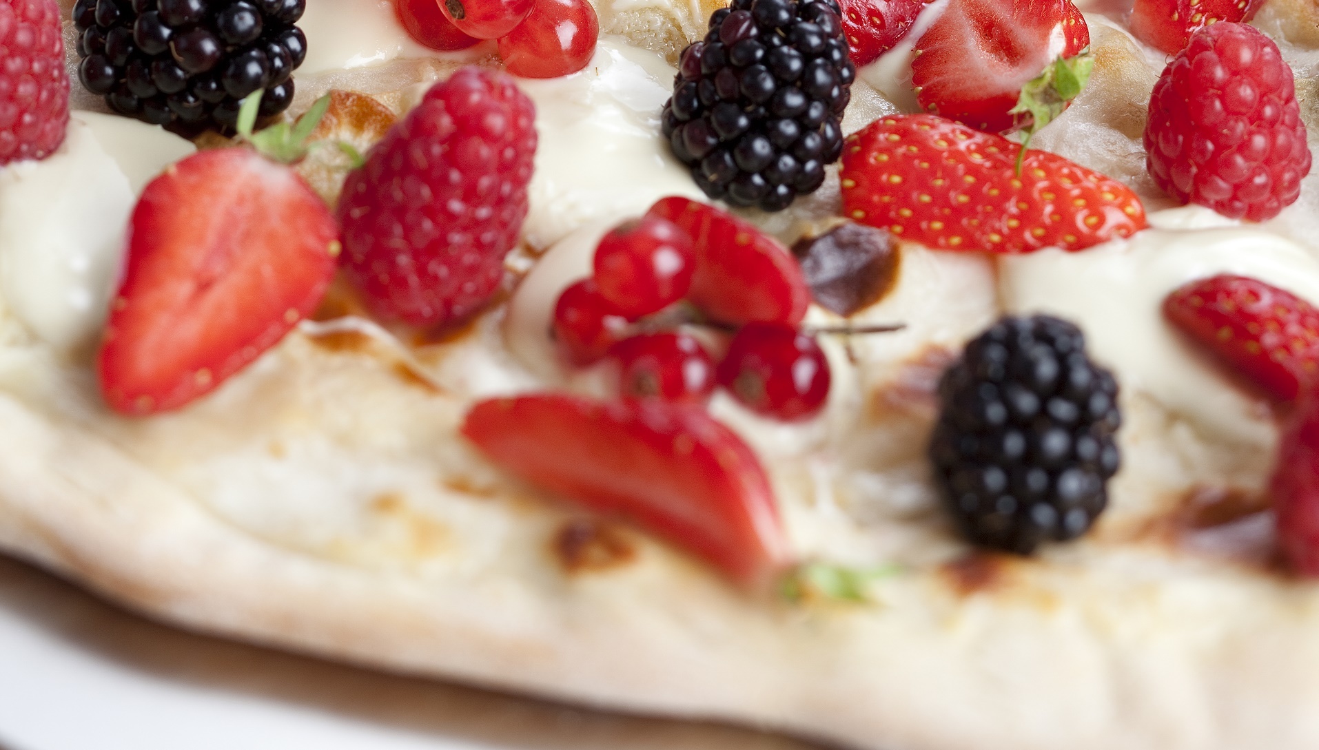  Pizza aux fruits rouges et au chocolat blanc
