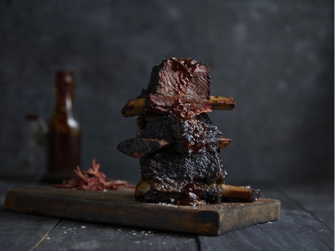  Côtes de bœuf audacieuses et fumées

