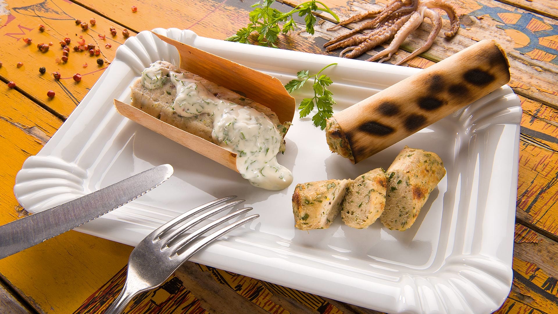 Wood Wrap-Cannelloni mit Meeresfrüchten und Kerbelsauce