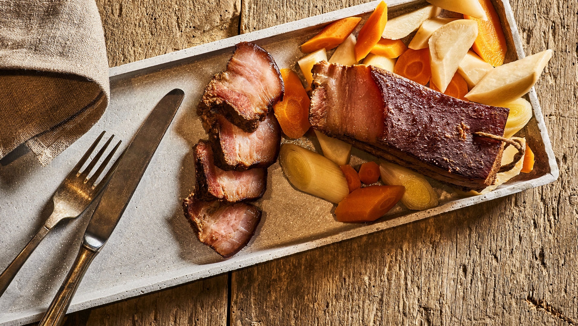  Heissger&auml;ucherter Speck im Sud


