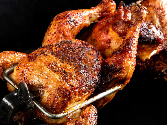  Varkensrack, gevulde bavette of kip aan het spit


