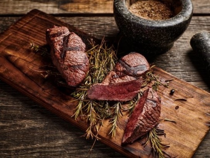  Hirschsteak

