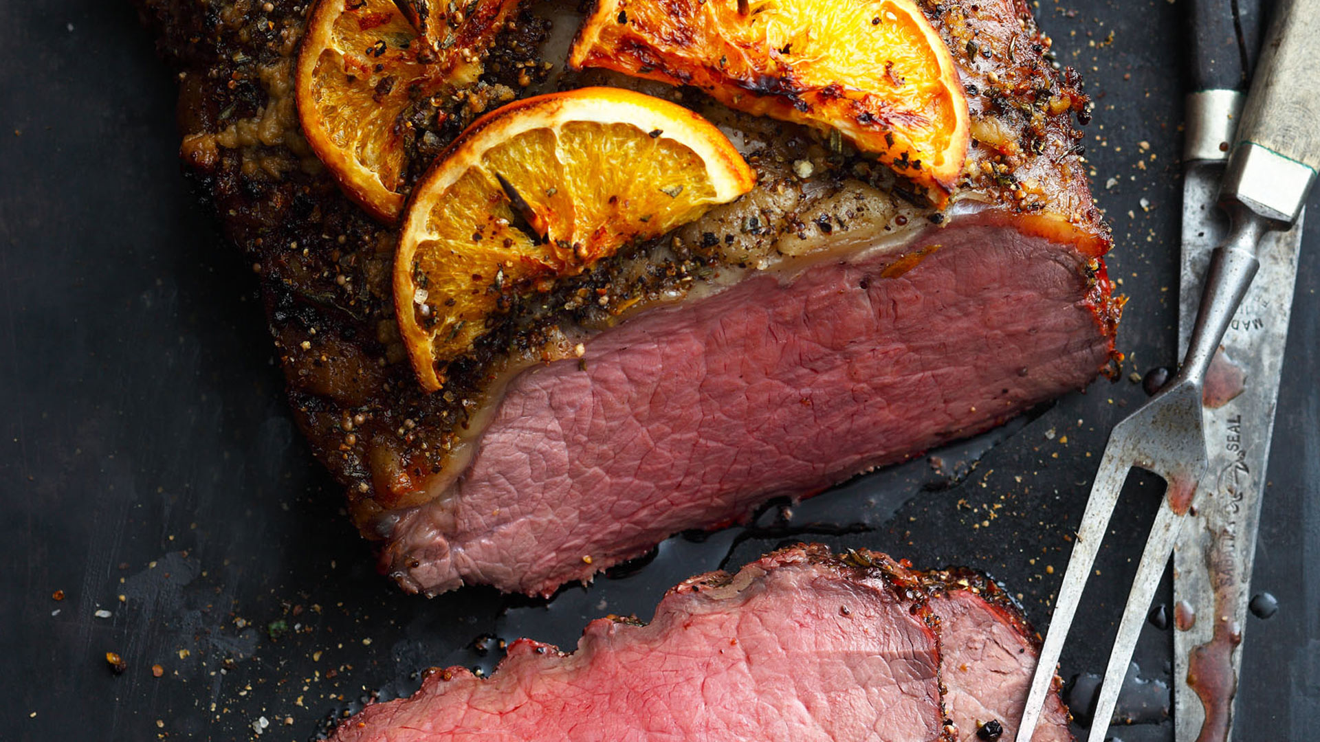  Irland - Roastbeef vom irischen Hereford-Rind an Guinness-Sauce und Kartoffel-Burger


