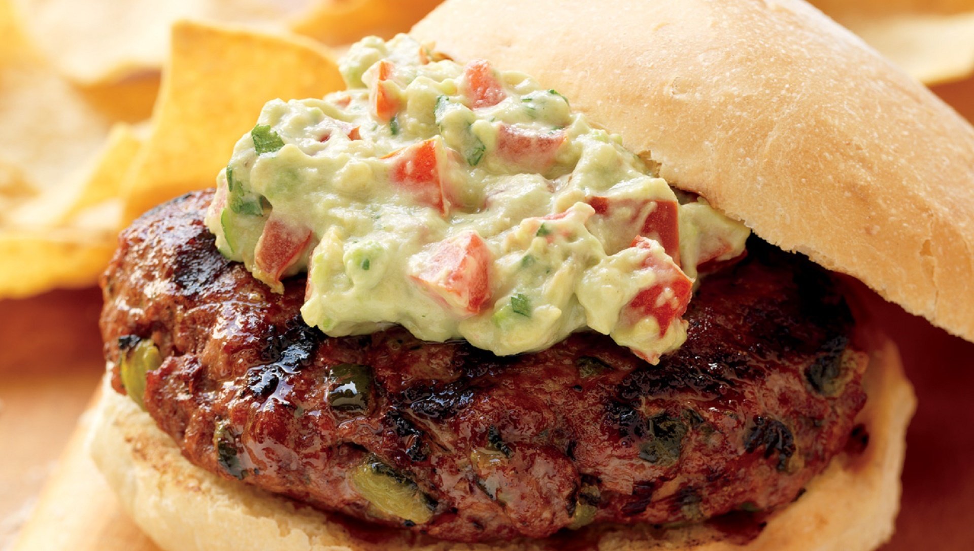  California burger avec mayonnaise à l'avocat



