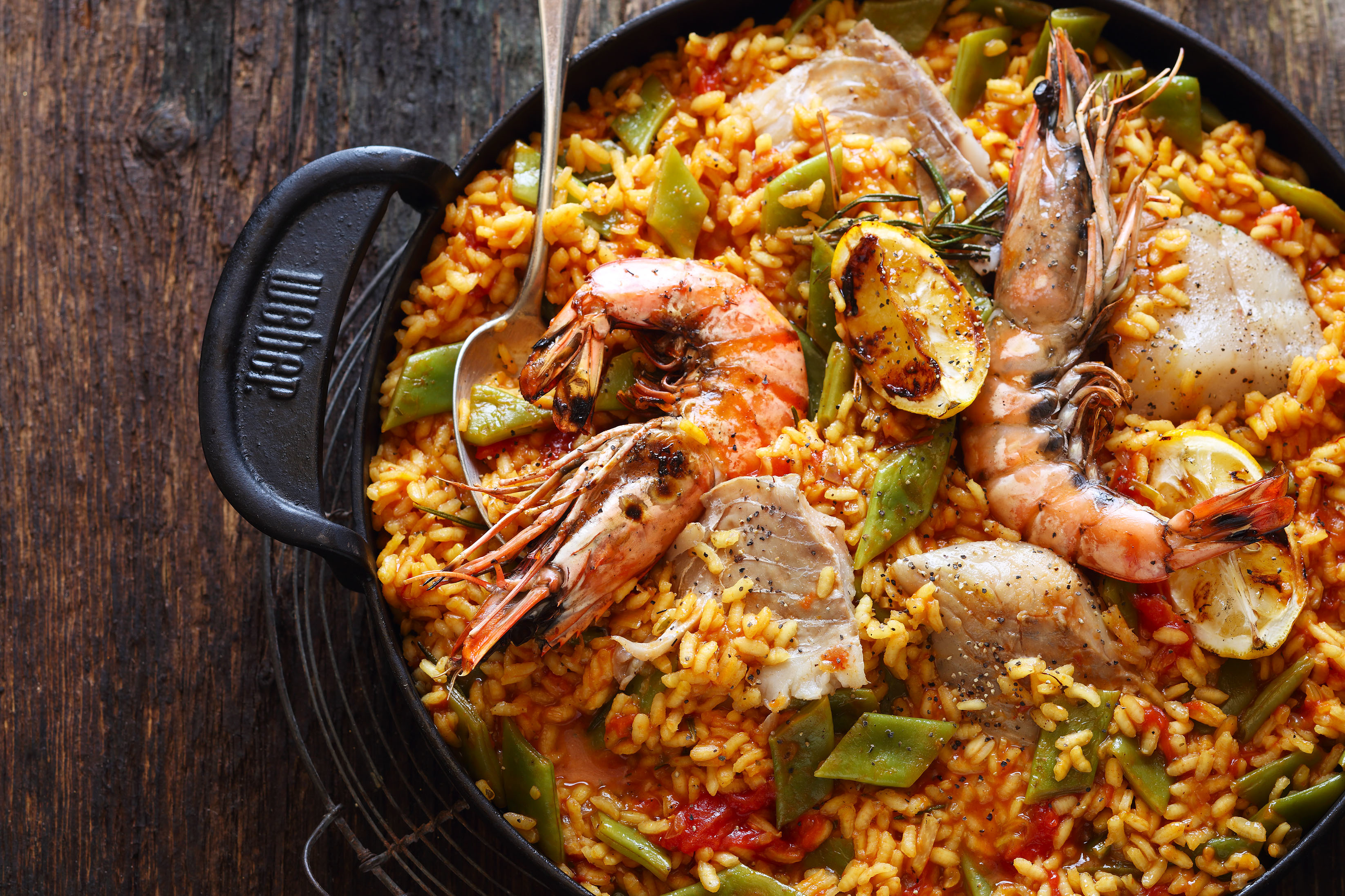  Paella &rdquo;Pescador&rdquo; safran paella with fish
and shrimps


