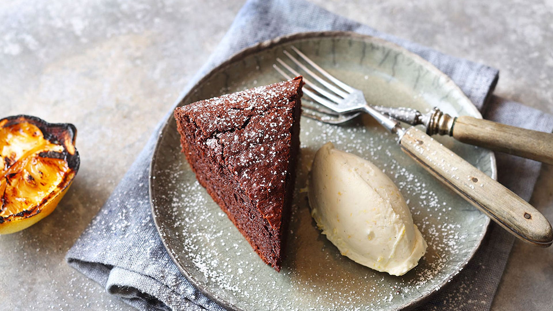  Chocoladecake met gegrilde citroenmascarpone
