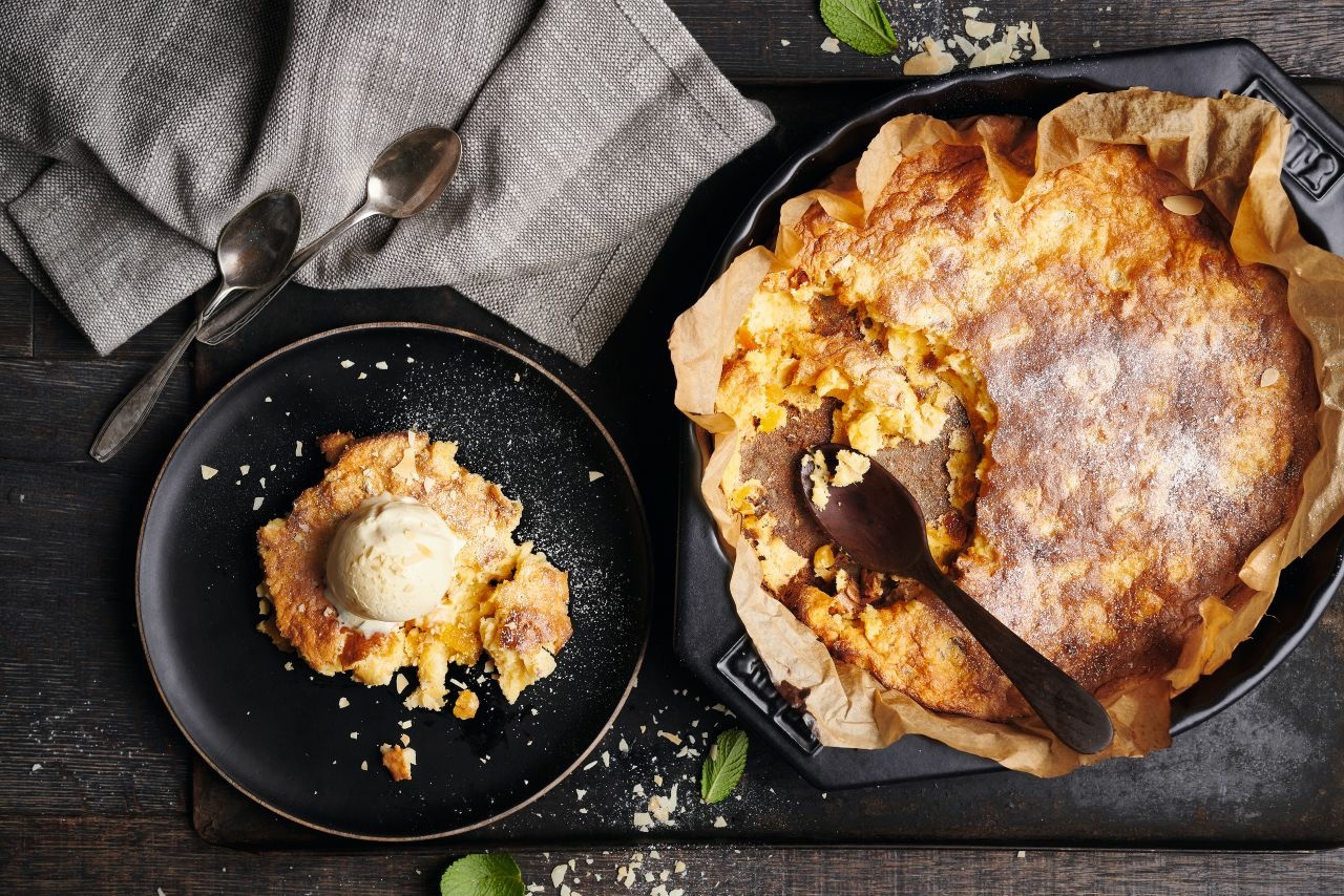  Aprikosen-Mandelauflauf an Vanilleeis
