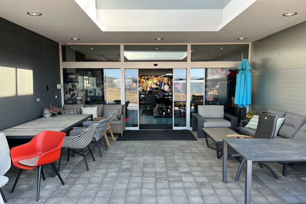 Store details image 2